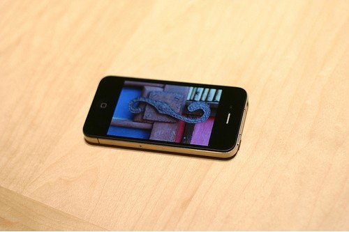 iPhone 4C(j)r599Ԫ