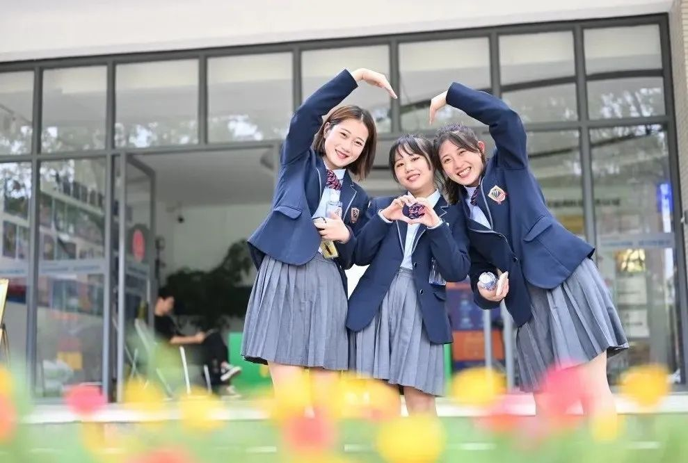 A＾A(y)ưܞ鷫uِ